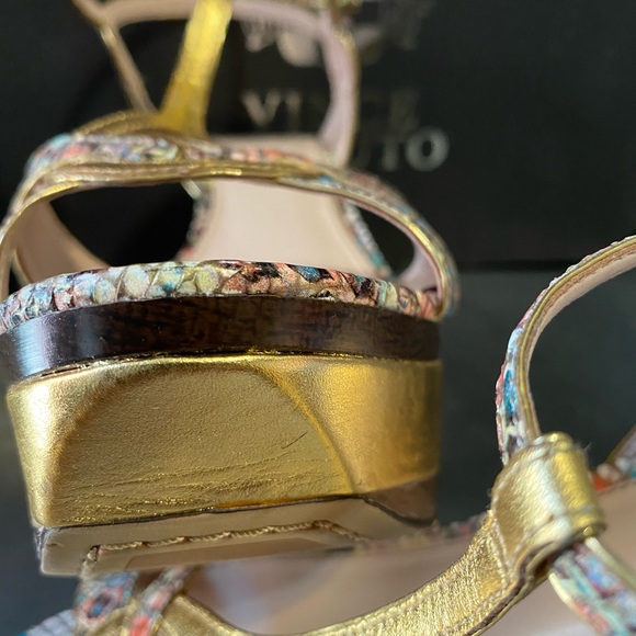 Vince Camuto Wedge (Espadrille style like) Gold & Snakeskin Sandals - Picture 3 of 8